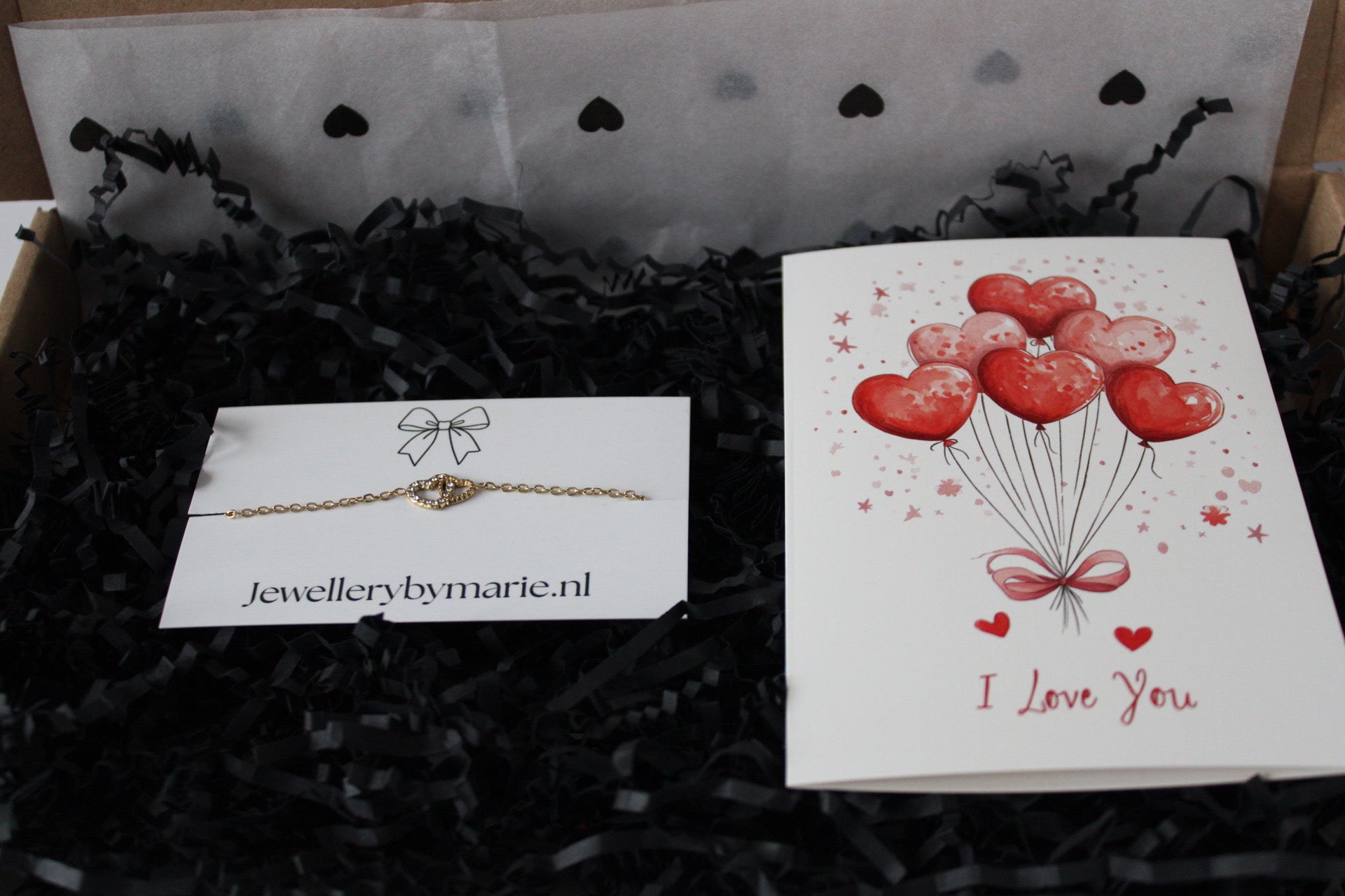 Valentijns brievenbuspakket: ‘Love’