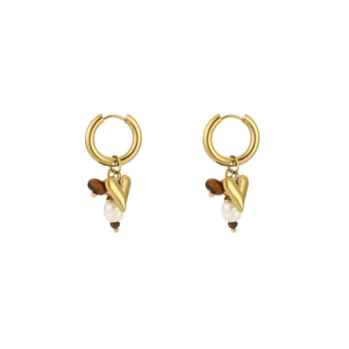 Gouden Oorbellen Hearts Brown | Jewellery by Marie Gouden bedel oorbellen met hart en kralen parels