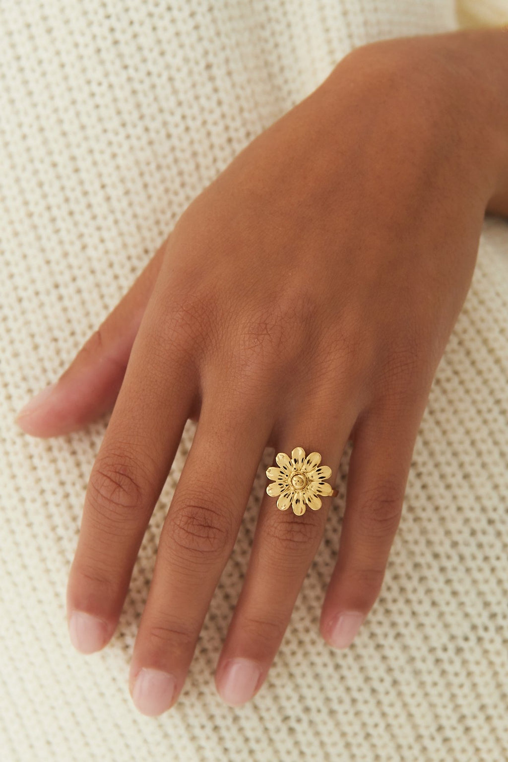 Minimalistische Gouden ring Blossom | Jewellery by Marie