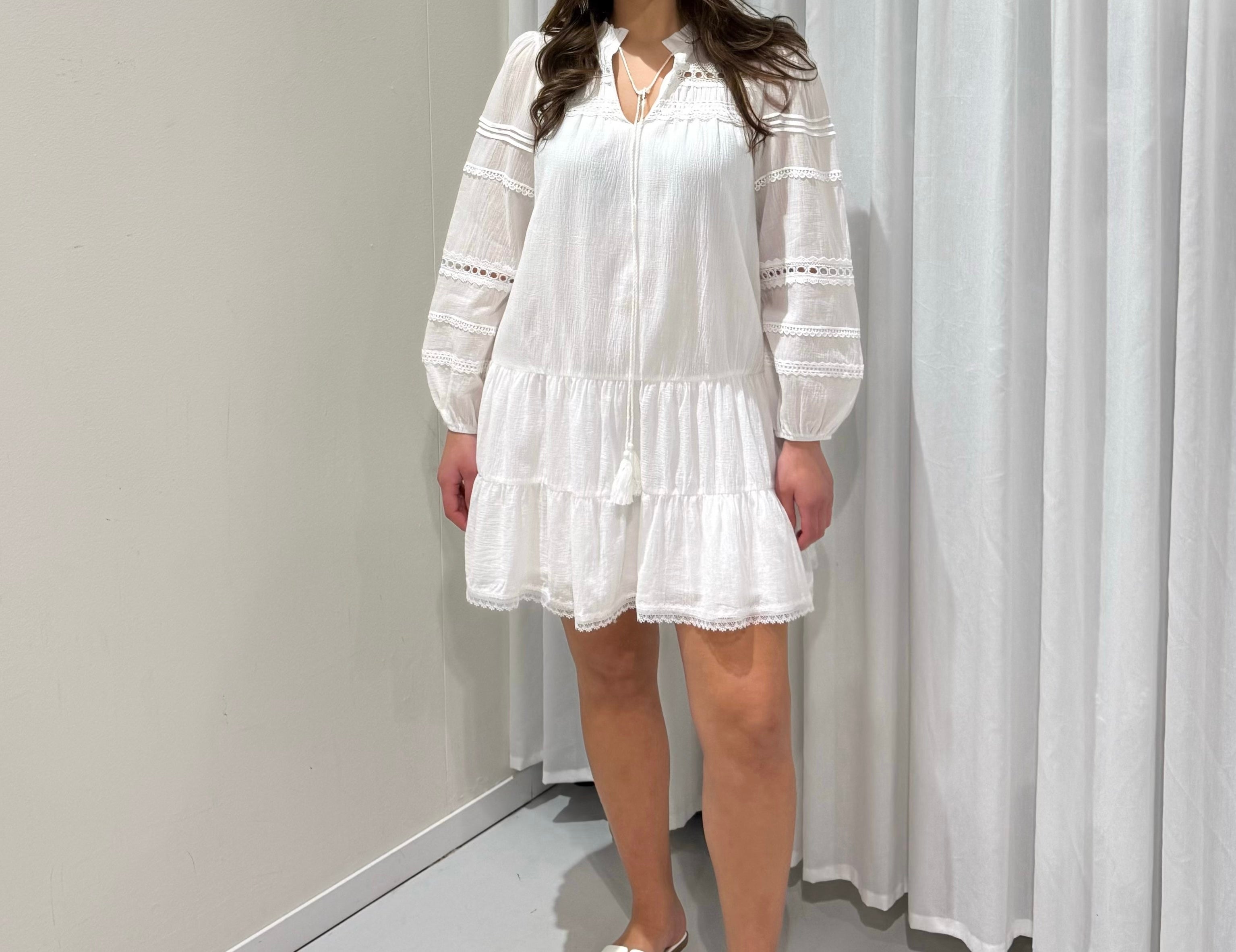 Marie’s white dress | Jewellery by Marie witte zomerjurk