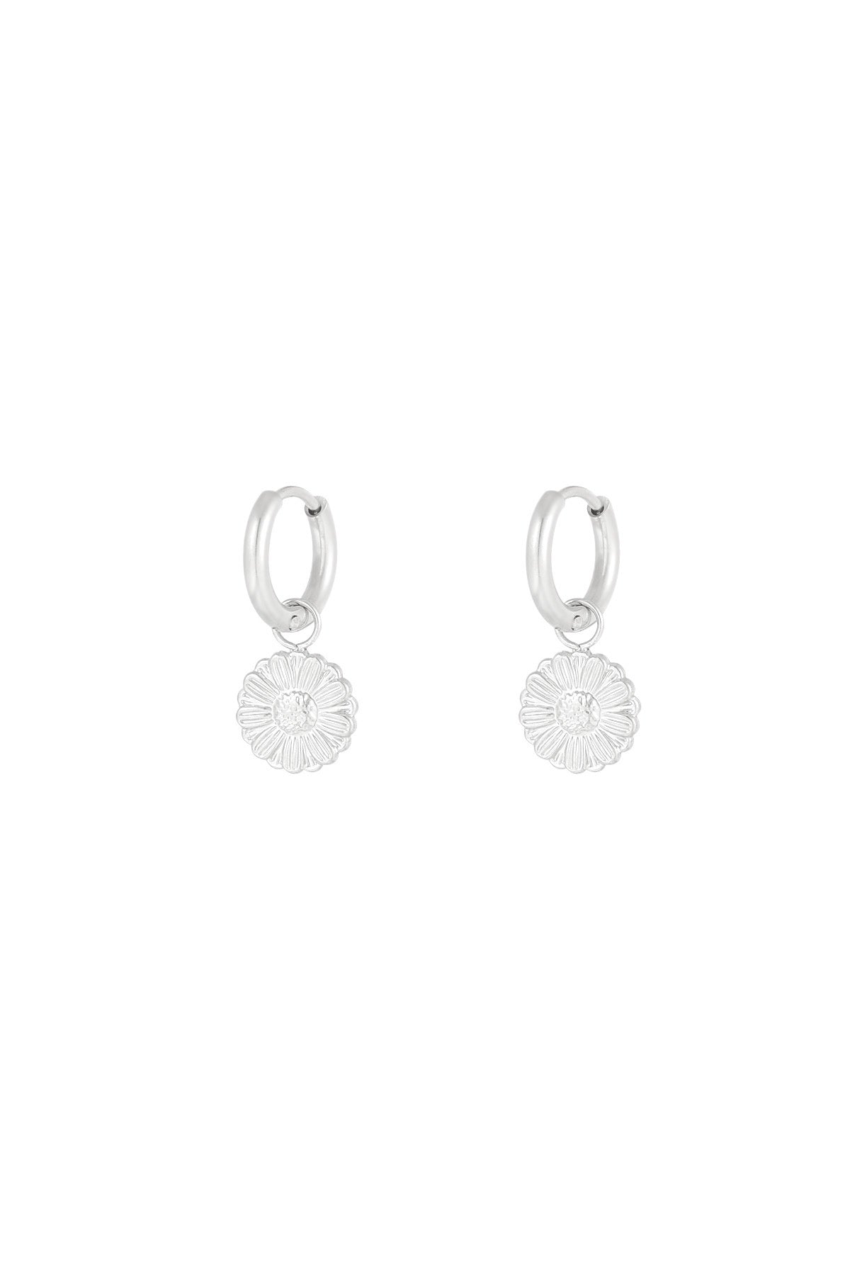 Minimalistische Gouden Oorbellen Flower | Jewellery by Marie oorring met bloem