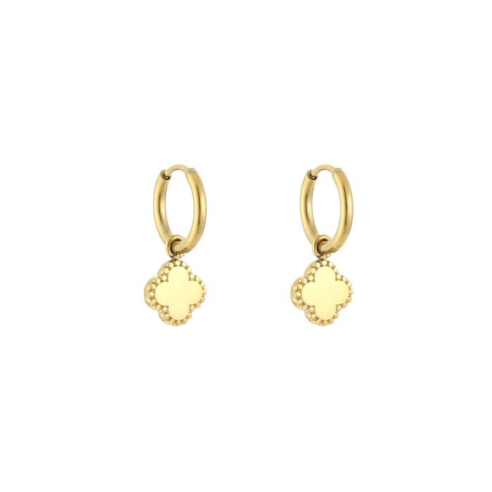 Minimalistische Gouden Oorbellen Klaver | Jewellery by Marie oorring met klaver hanger
