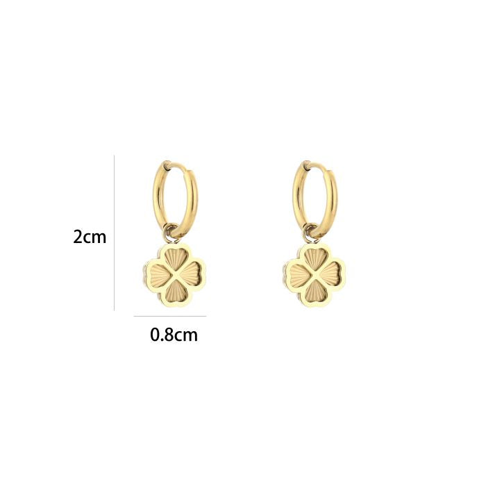 Minimalistische Gouden Oorbellen Simple Clover | Jewellery by Marieafmetingen
