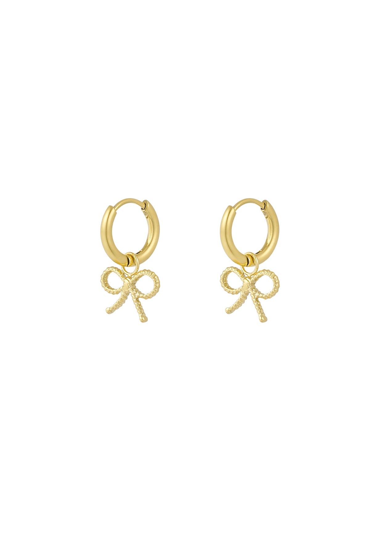 Minimalistische Gouden Oorbellen Strik | Jewellery by Marie oorring met strik hangertje