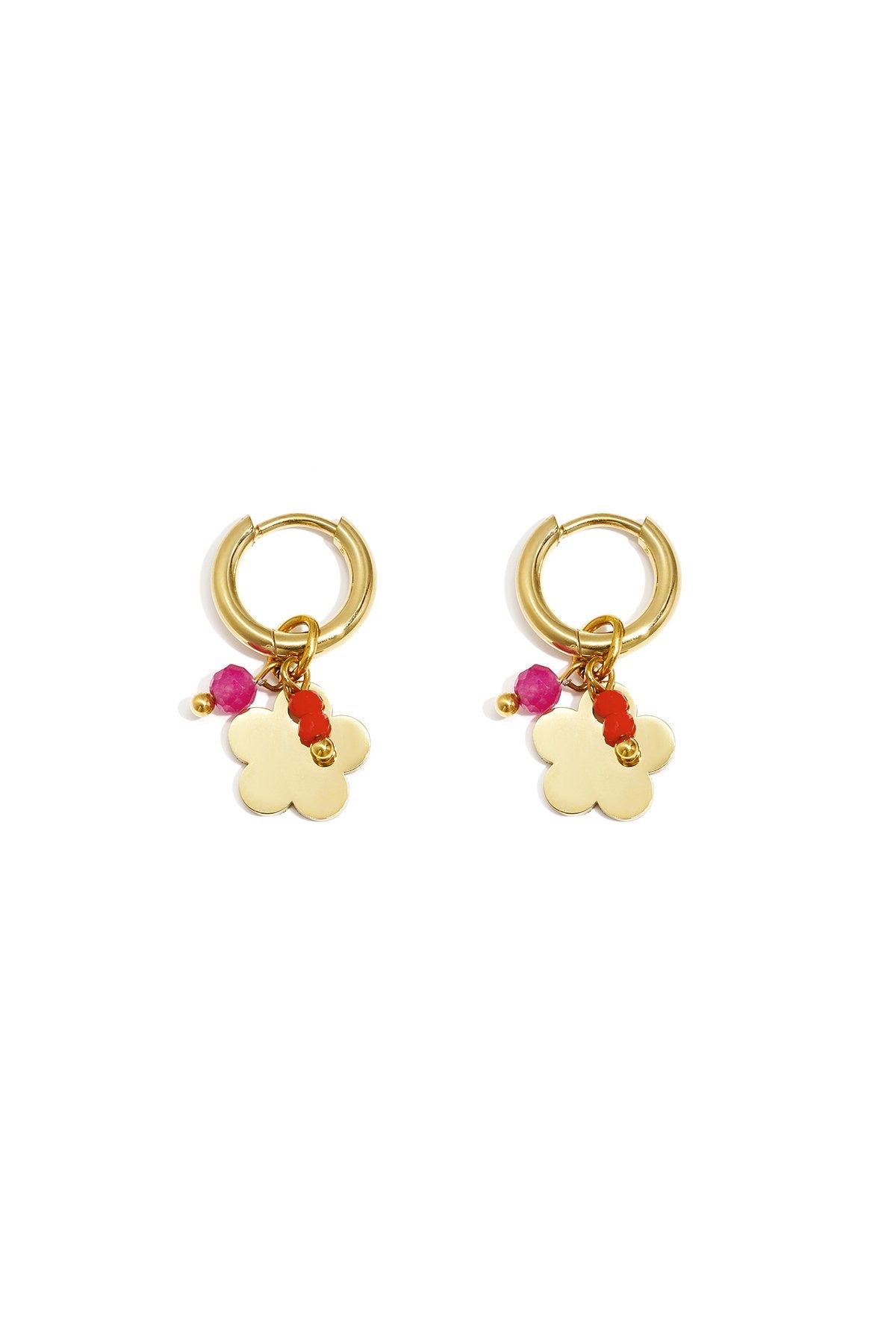 Minimalistische Gouden oorbellen Summer Flower | Jewellery by Marie Gouden bedel oorbellen met kraaltjes