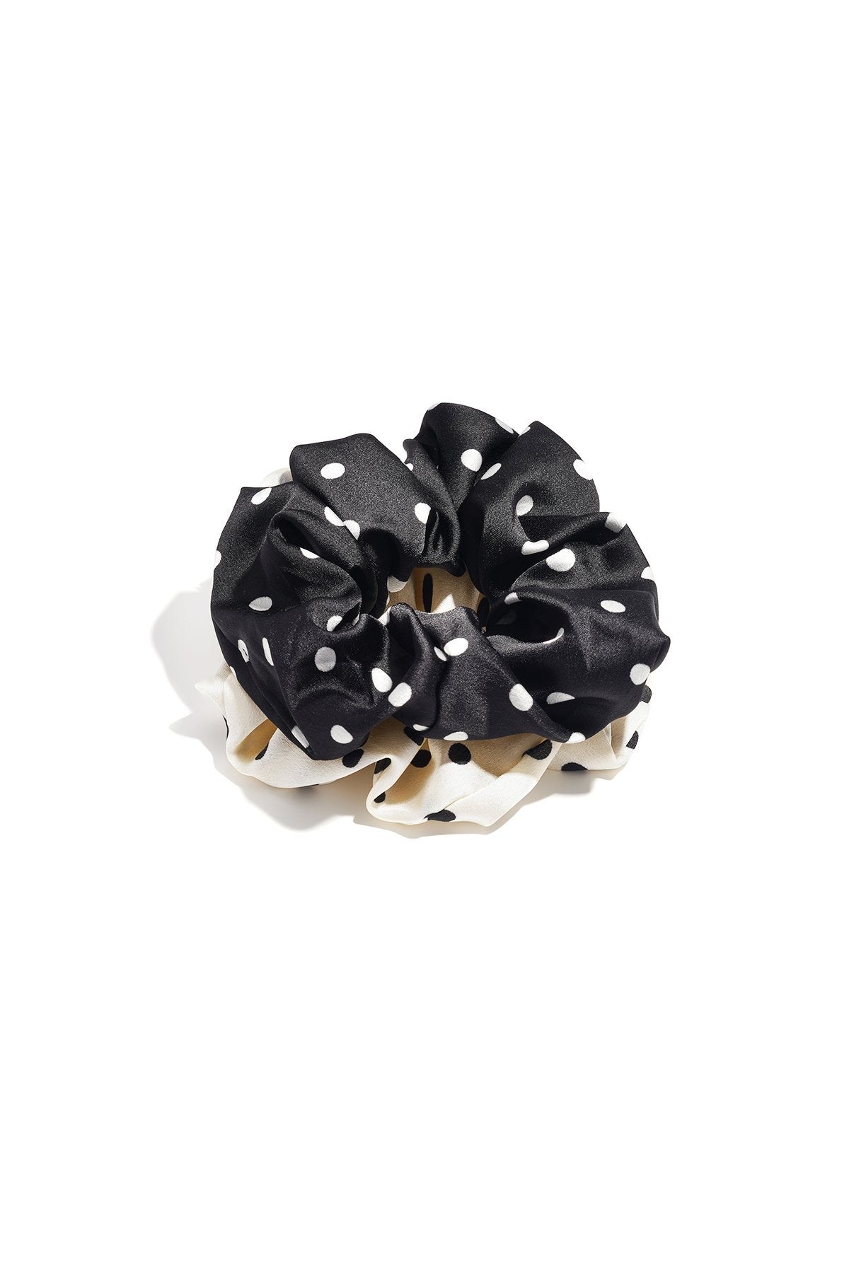 Polka dots scrunchie