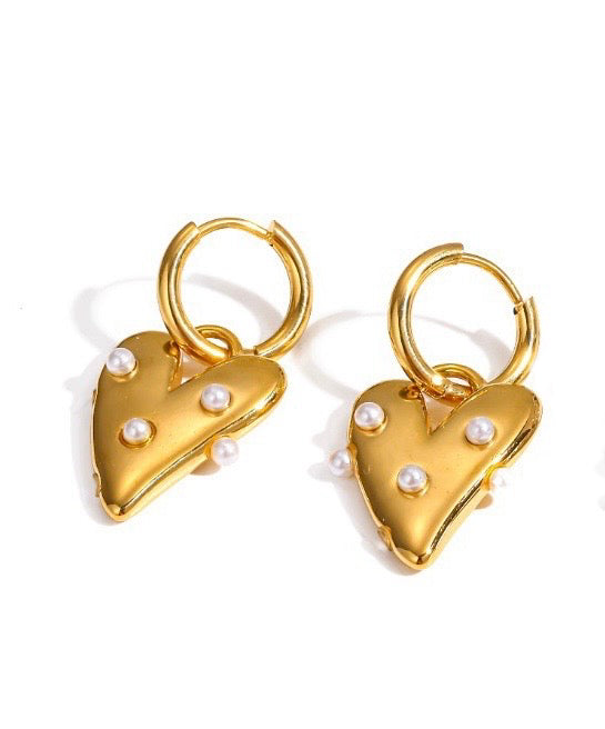 Statement Gouden oorbellen Pearl heart | Jewellery by Marie